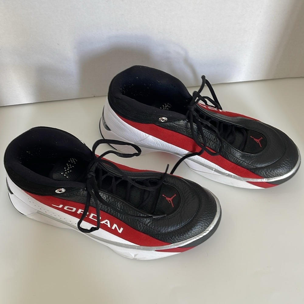 Jordan Men's Black and Red Sneakers Size 11.5 Upper Leather White Gym Red Black